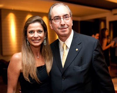 Deputado Eduardo Cunha, e a esposa, que seria usuária do "bolsa patroa"